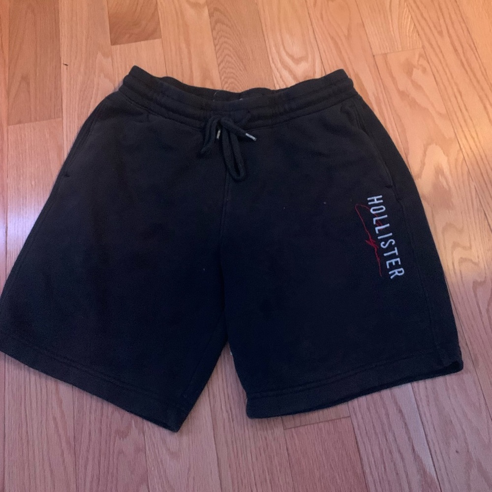 Black Hollister shorts